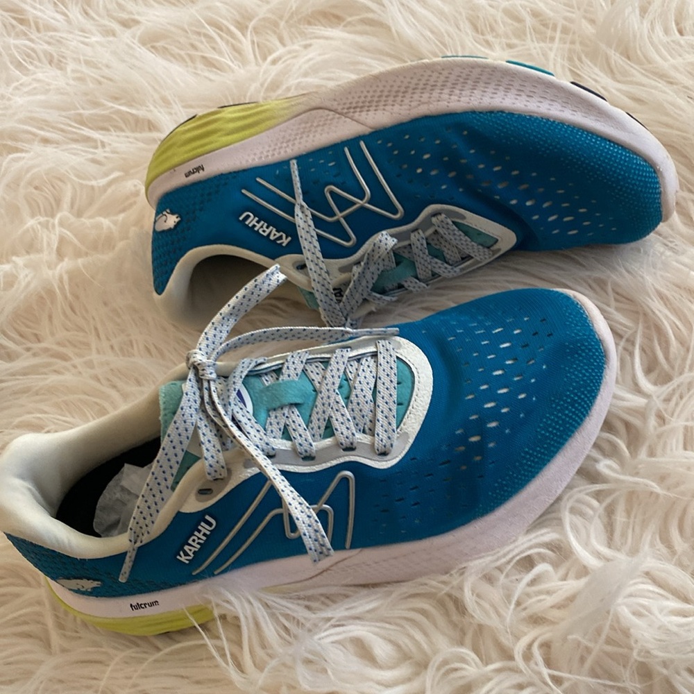 KARHU Ikoni 2.0 athletic running shoes